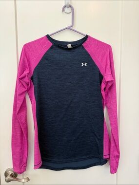 Under Armour Fitted Navy Heather Long Sleeve Top with Bright Pink Sleeves